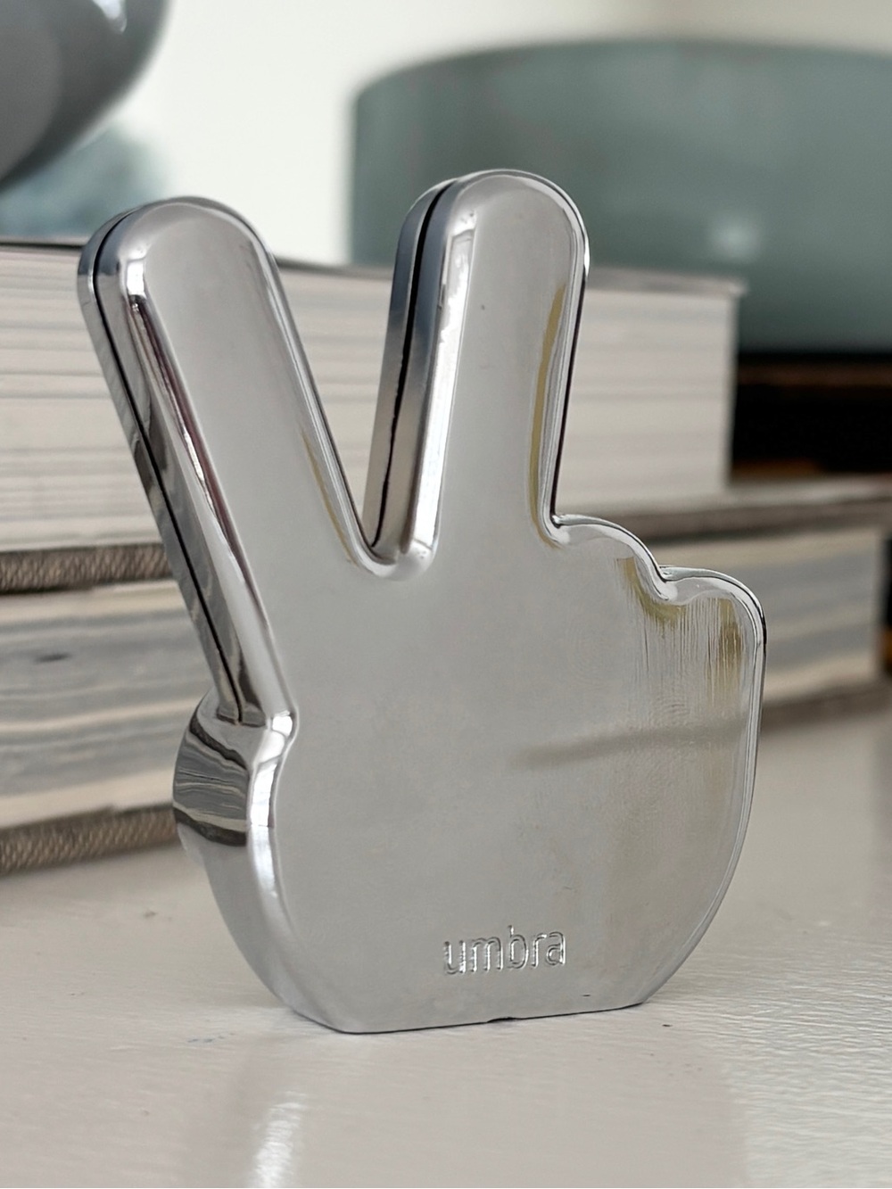UMBRA Peace Photo Holder Paperweight Desk Accent Peace Sign - Picture 3 of 10